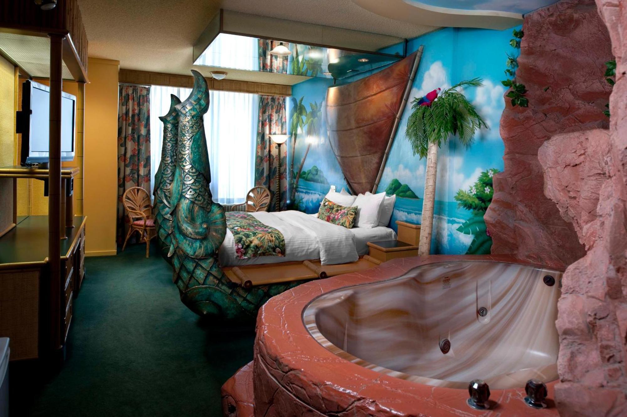 Classic Polynesian Family Theme Room